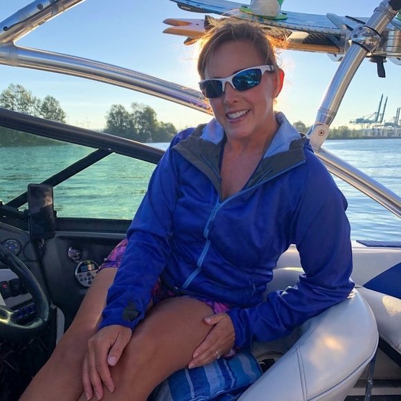 Meet your Posher, Cindy - Picture 1 of 1